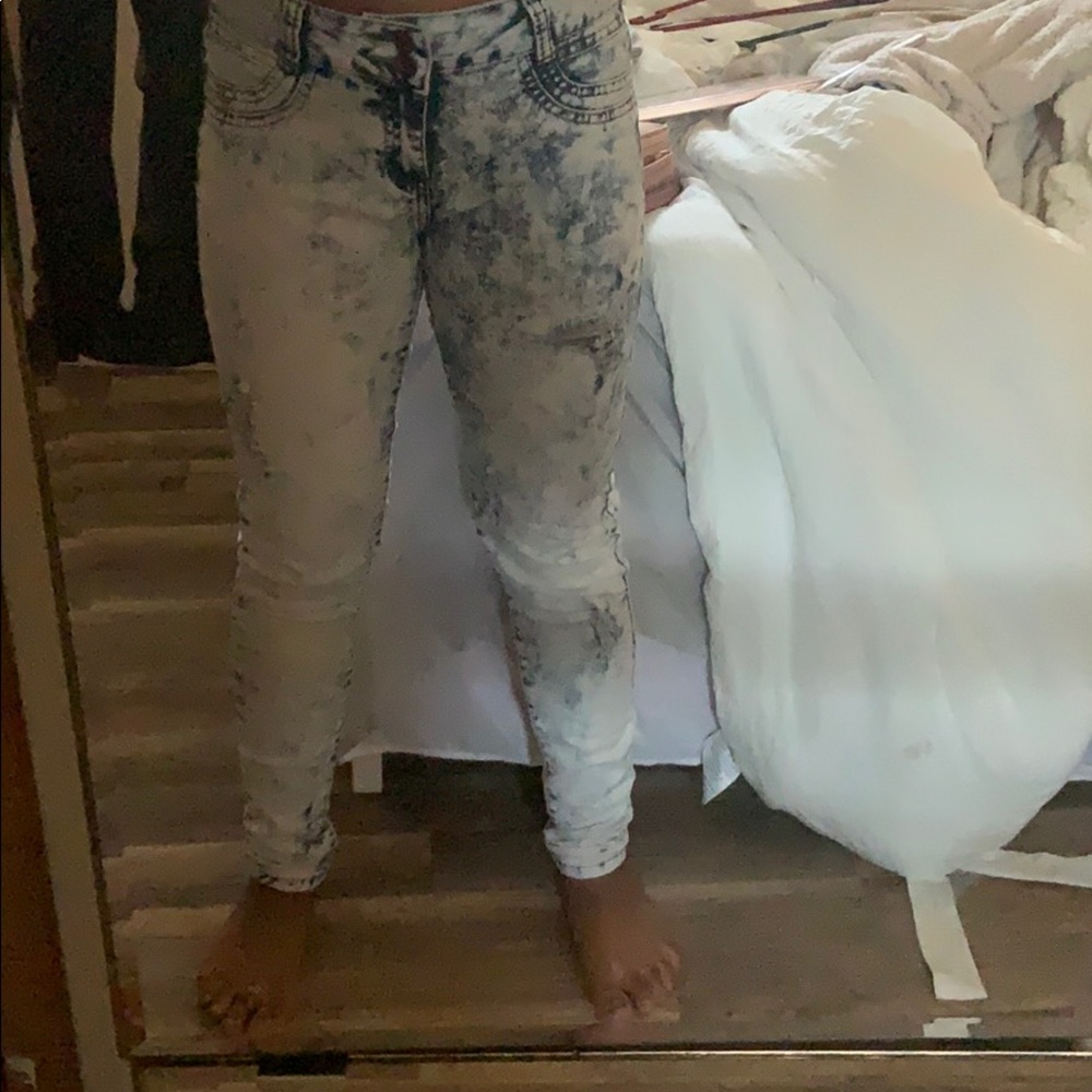 VIP White washed ripped skinny jeans